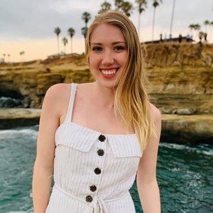 Meet your Posher, Alyssa